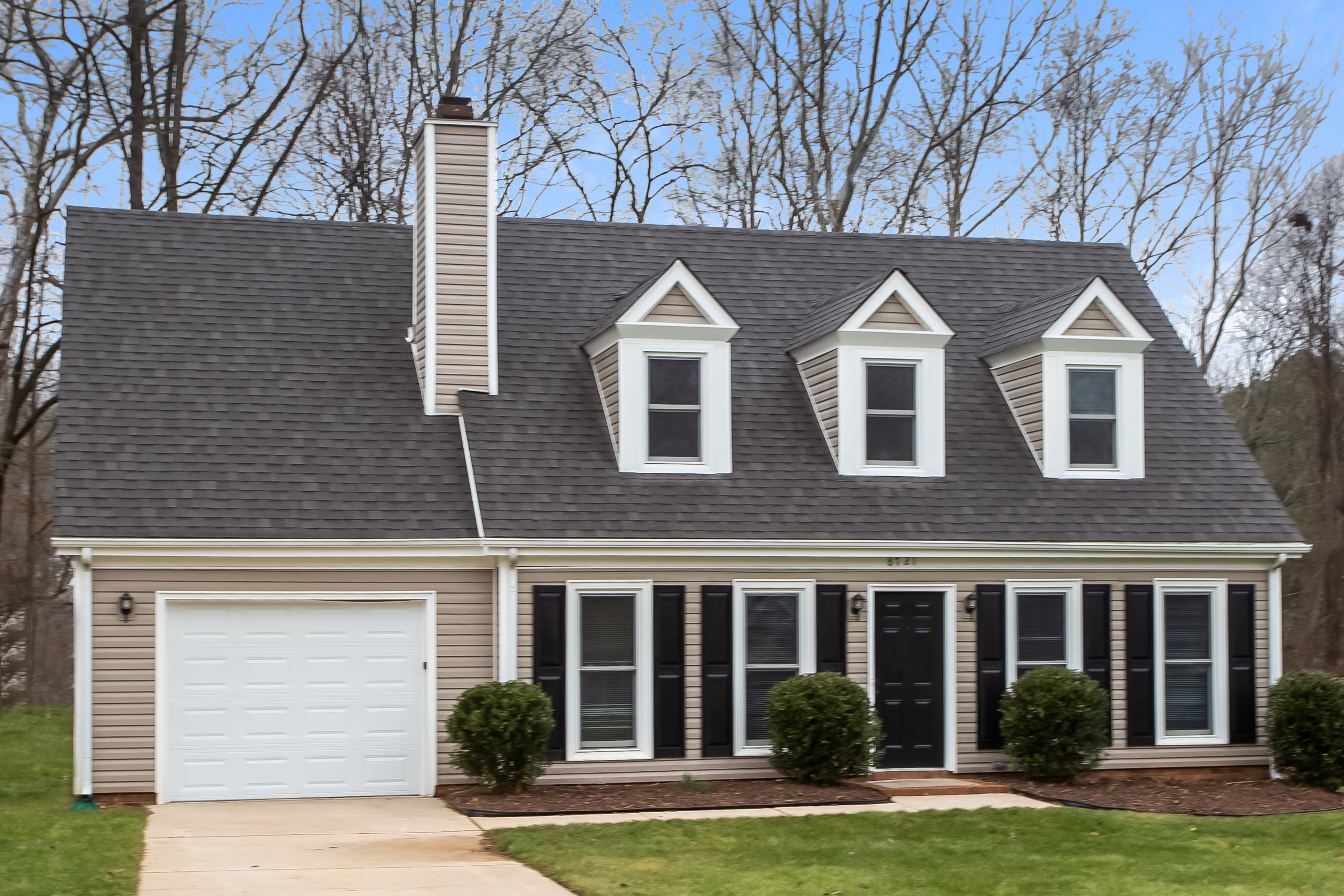 8721 KIRKLEY GLEN LN CHARLOTTE, NC 28215